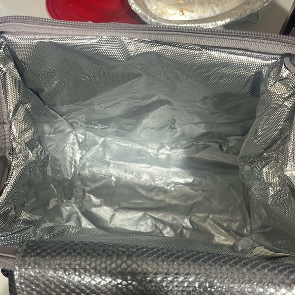 Lug Bag - Plaid Floral Chewy insulated lunch bag - Picture 3 of 8